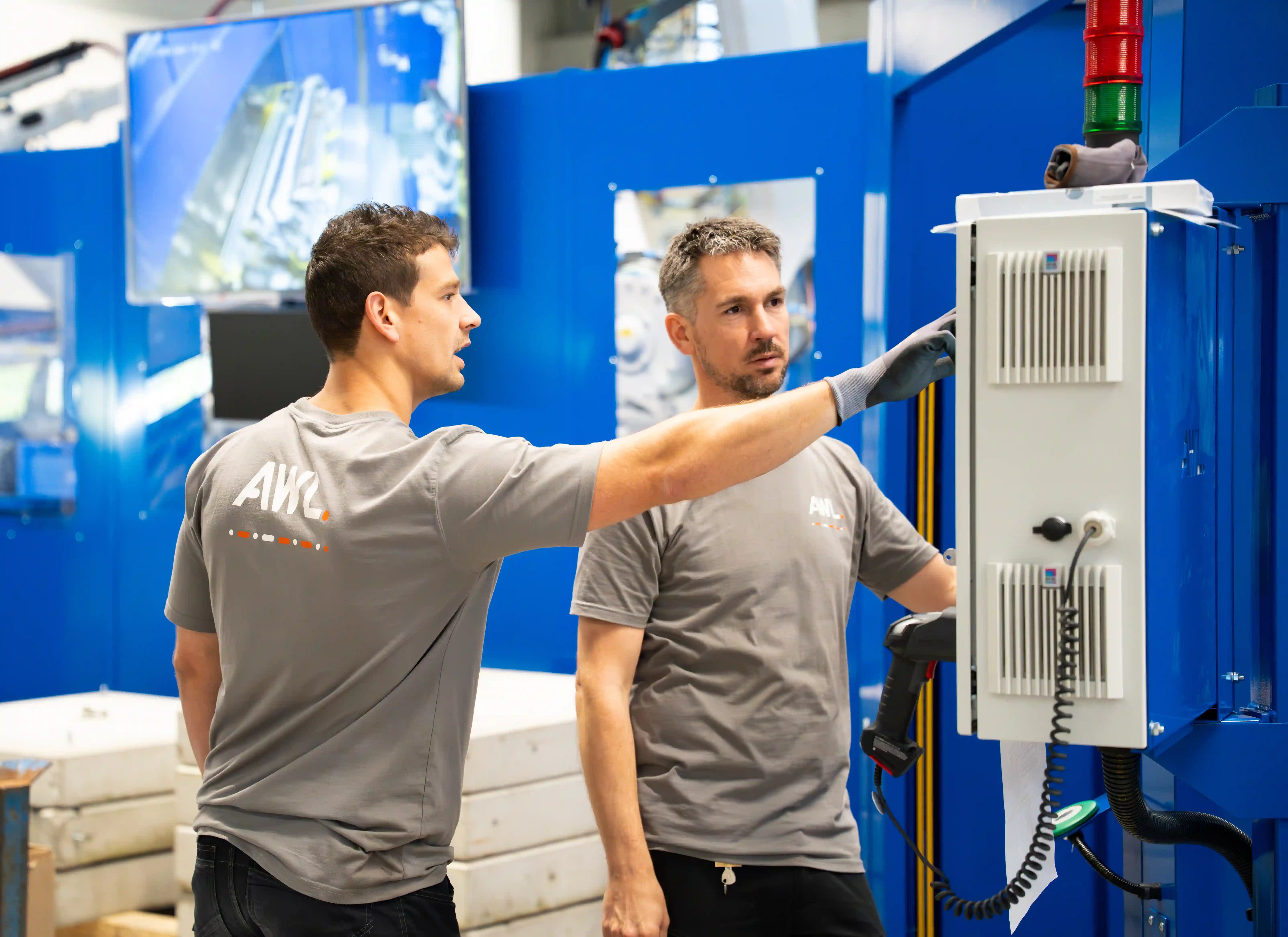 solutions_automated manufacturing lines_welding and handling of thin metal products (9)