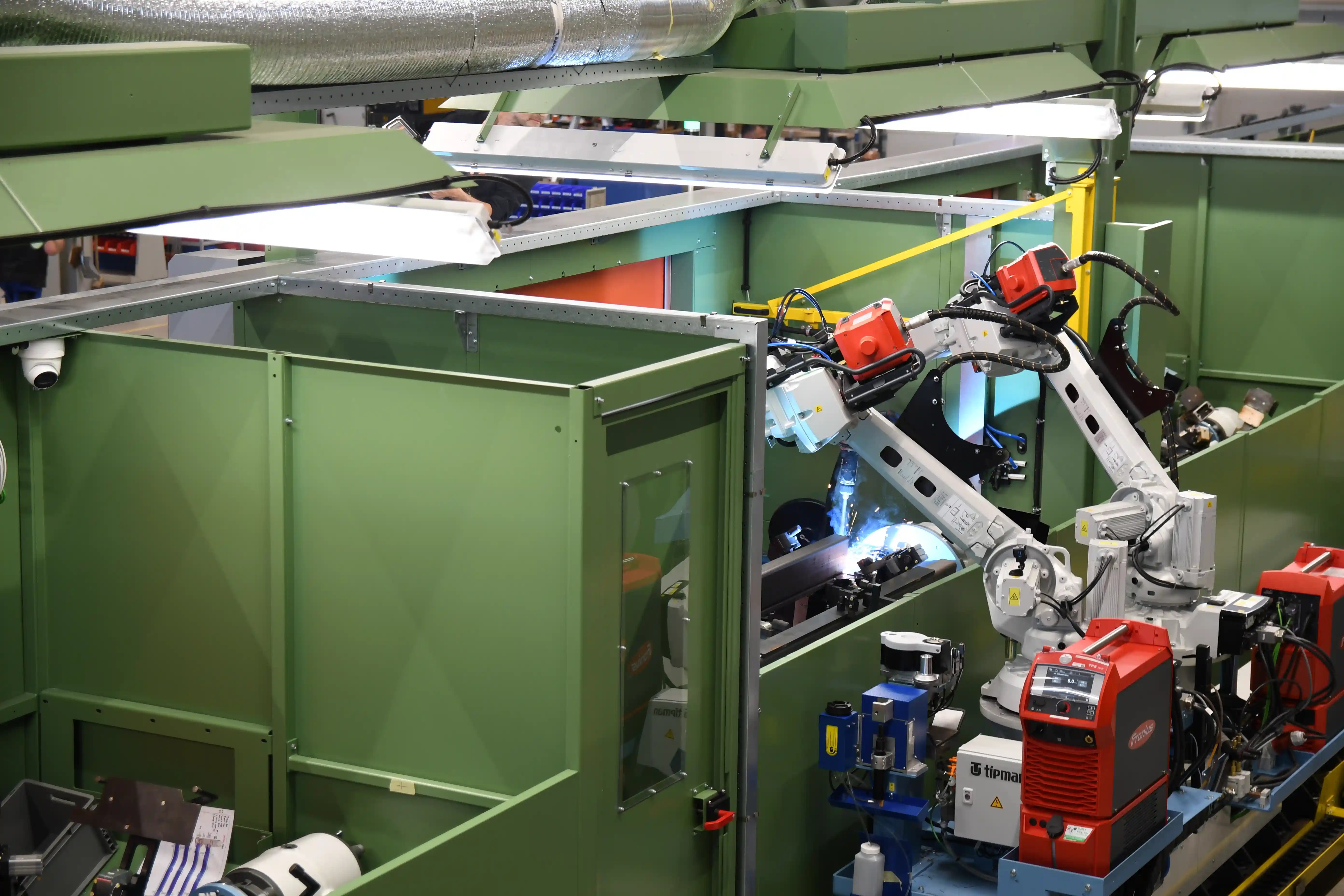 solutions_cutting welding and handling of thick metal products (11)_featured