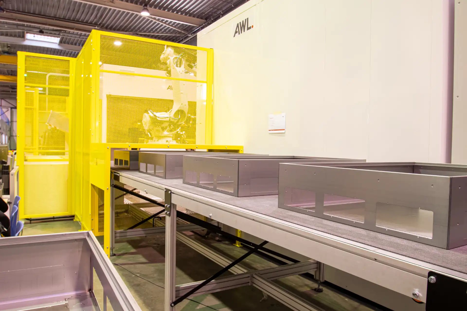 solutions_Automated manufacturing lines_Flexible manufacturing of cabinets_ (3)