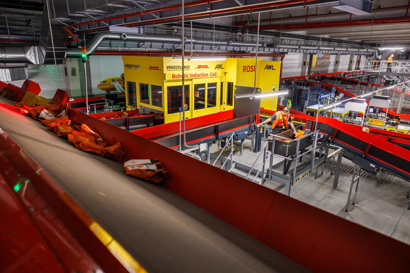 customer experiences_parcel induction at dhl express_02