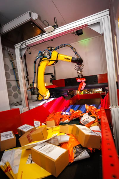 customer experiences_parcel induction at dhl express_04