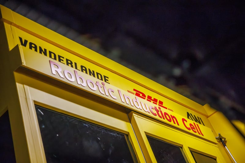 customer experiences_parcel induction at dhl express_14